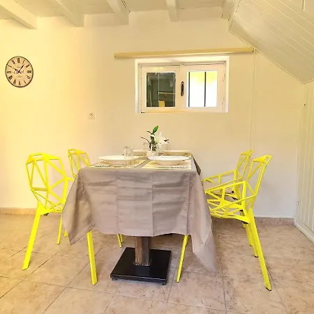 Elegant Traditional Suites & Apartment Rhodes City