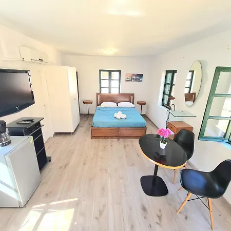 Apartment Elegant Traditional Suites &