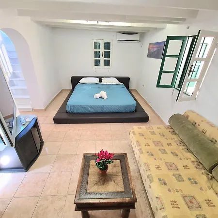 Elegant Traditional Suites & Apartment *