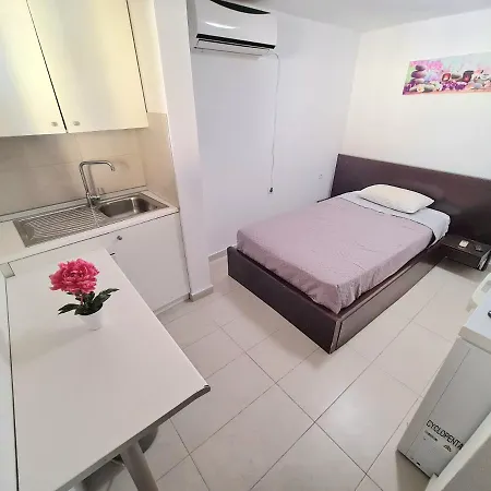 Elegant Traditional Suites & Rhodes City